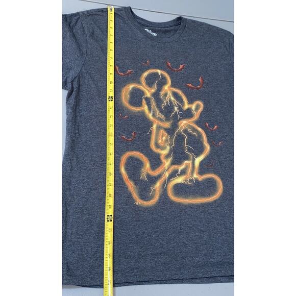 Disney Mickey Mouse Halloween T-Shirt Men’s Size Large Gray Graphic Print Bats - Picture 4 of 5